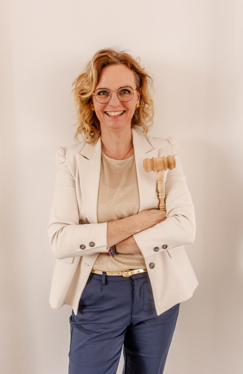 Yvonne-7