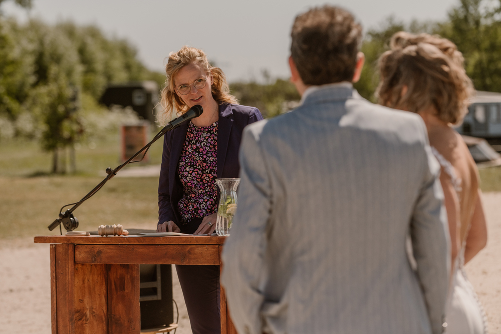 Fries sprekende trouwambtenaar